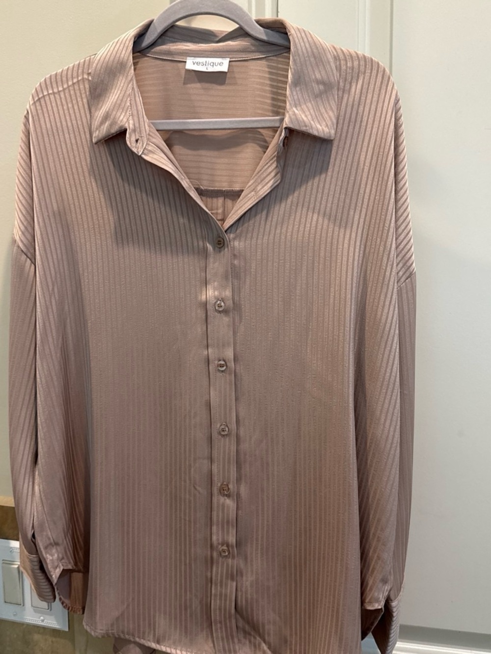 Vestique  Button-Front Long Sleeve Shirt in taupe